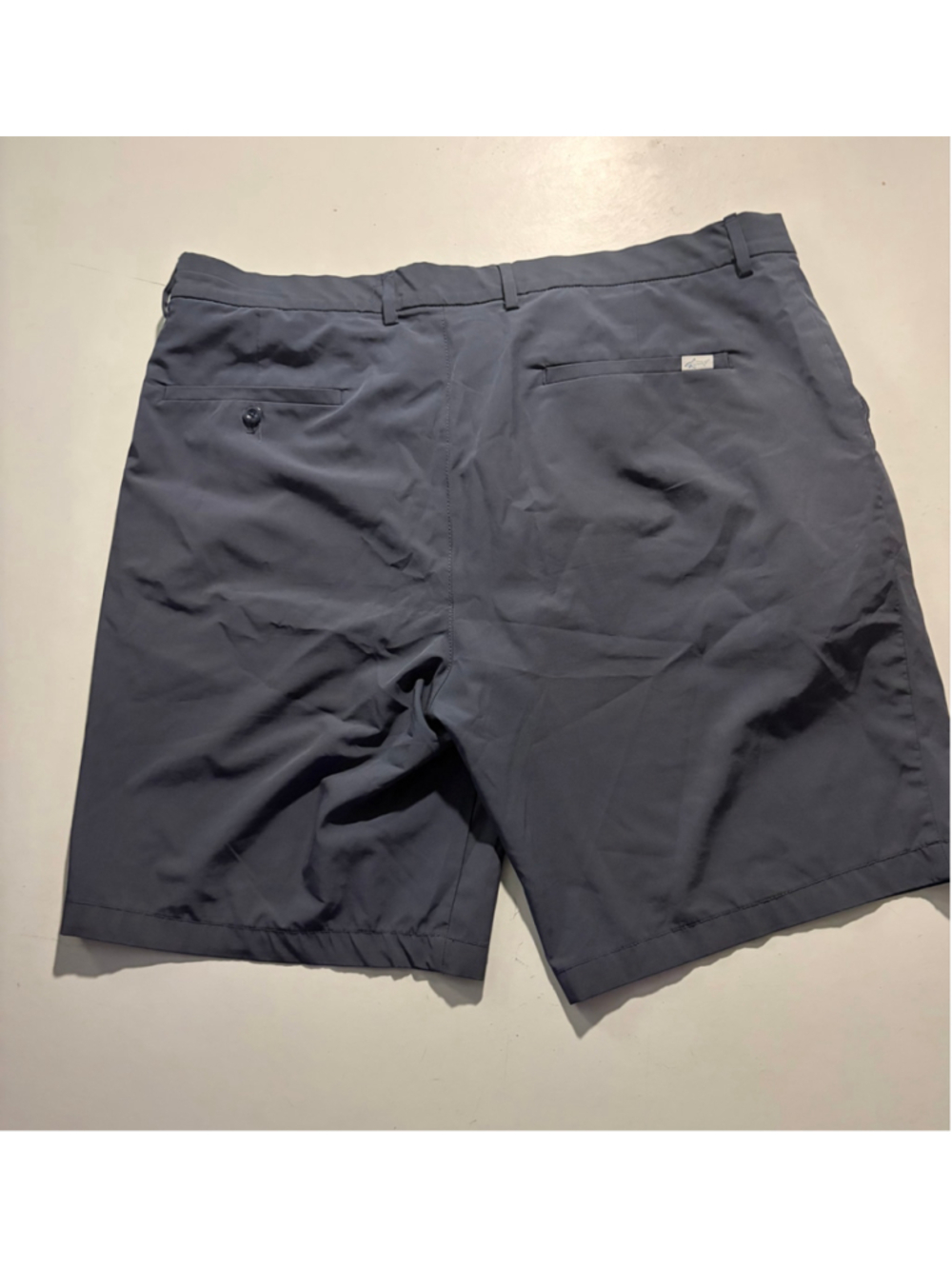 Men's Greg Norman Flat Front Shorts Waist 38 Navy
273 - Picture 6 of 8